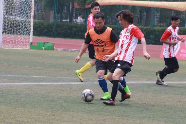 俄超女排莫斯科3-2挫乌拉洛奇卡 王云蕗首发17分