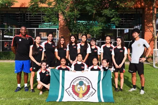 欧冠女排瓦基弗3-0卡姆尼克 袁心玥休战范赖克MVP