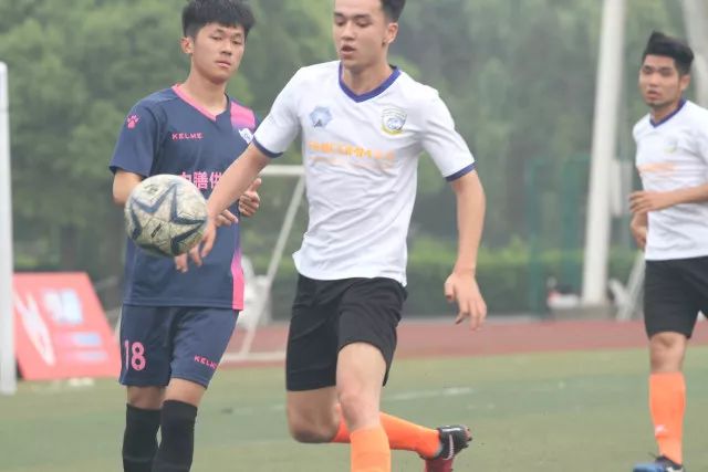 18岁西班牙前锋吉乌在切尔西境遇不佳，8场仅1球